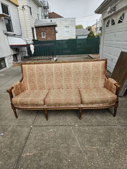 Beautiful Louis XV Style Sofa