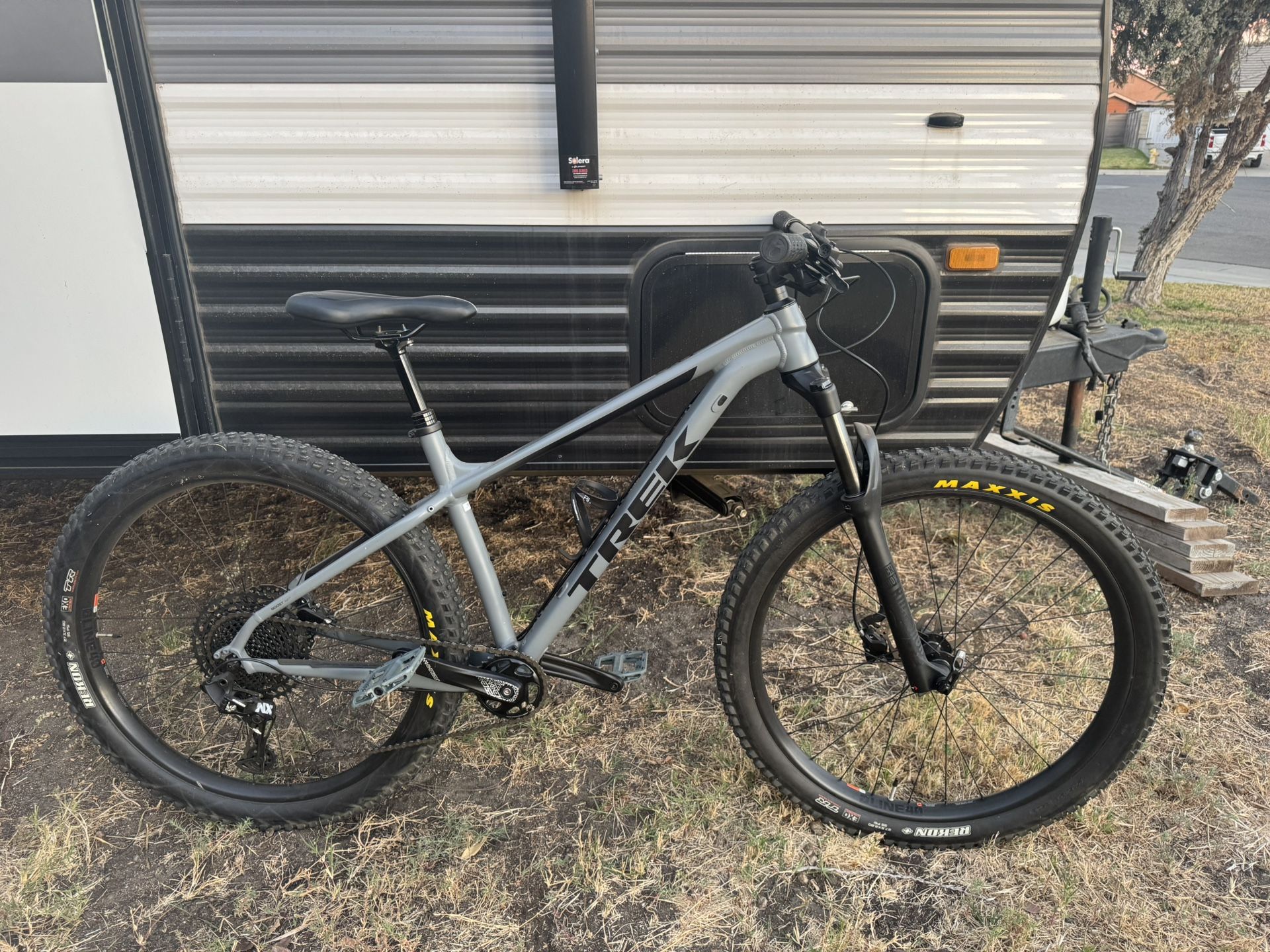 Trek Roscoe 8 Mountain Bike