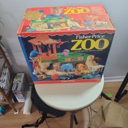 Vintage 1984 Fisher Price Little People Zoo #916 In Original Box 