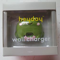 NEW IN BOX HEYDAY GREEN FROG WALL CHARGER USB-C PORT RETAIL $10 EACH MY PRICE IS EACH, 6 AVAILABLE