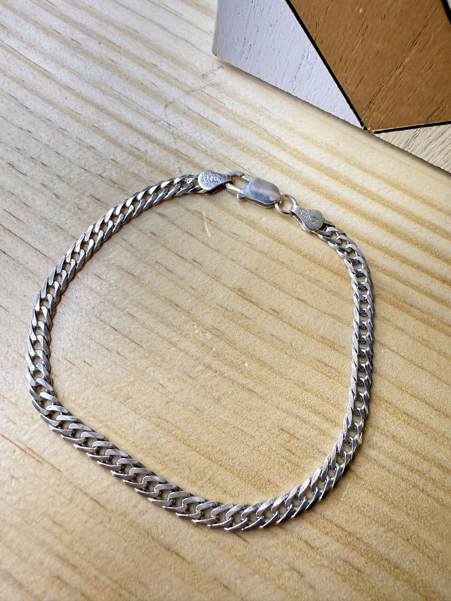 Sterling silver bracelet size 8 1/4” 6.7g 4.1mm