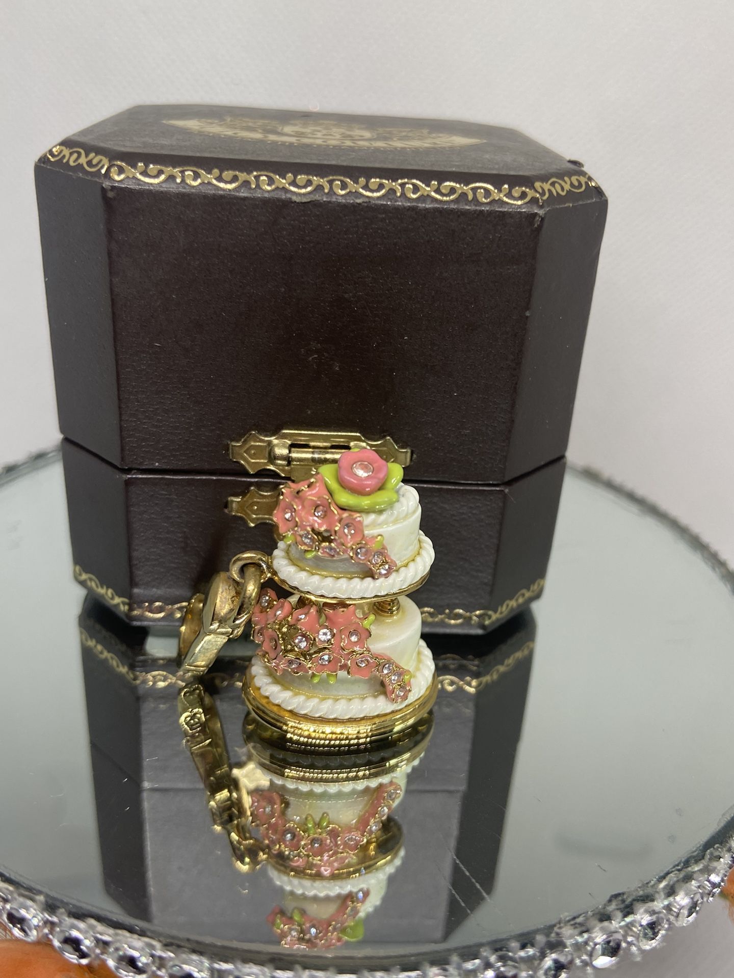 Unique Juicy Couture Juicy My Love Wedding Cake 2 Tier Pink Flower Charm YJRU3819 In Original Box