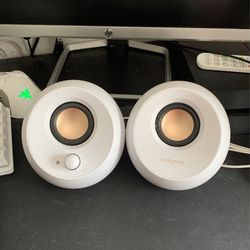 Creative pebble 2.0 USB Speakers (pickup Only)