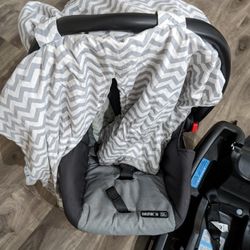 Graco Car Seat With 2 Bases And Car Seat/Nursing Cover 