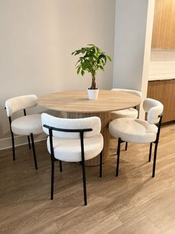 Elegant 47” Round Dining Table with 4 Boucle Chairs