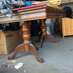 Extendable Dinner Table