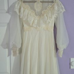 1970s Victorian-Style Wedding Gown 🪽