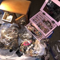Lots of jewelry