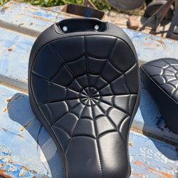 Softail Passenger And Driver Seat Spider Web Stitching Two Pieces Seat