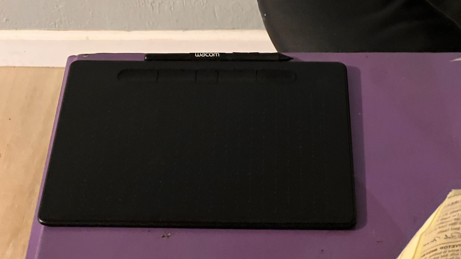Wacom Intuos writing tablet Medium size Black back