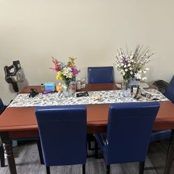 Dinning Table With Chair And 2 Bar Chairs 