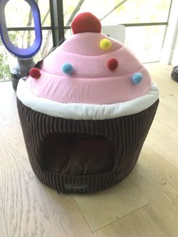 Cupcake bed for dogs online