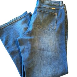 INC Denim Women Flare Leg Slim Tech Fit Size 16W Medium Wash Plus Sz Distressed    Good pre owned condition Waist 40” Inseam 31” Rise 10”