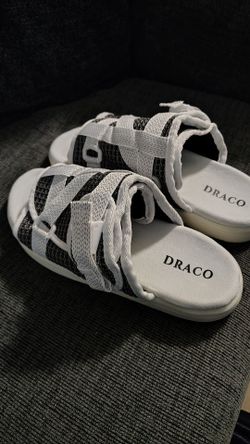Dracoslides size 9-10 brand new never used