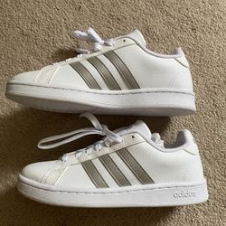 Woman 6.5 Adidas Leather Sneaker