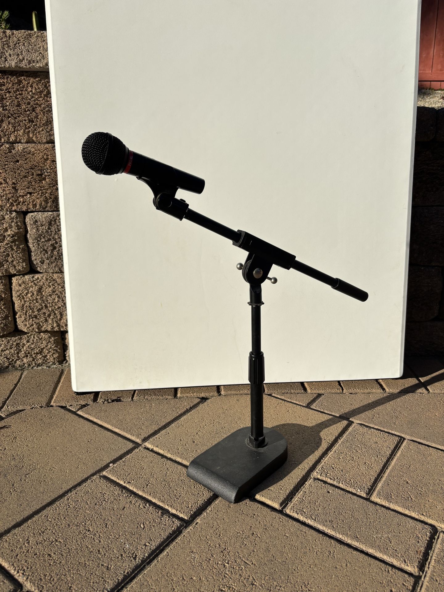 Audio-Technica ATM41a Dynamic Vocal Microphone – Great Condition