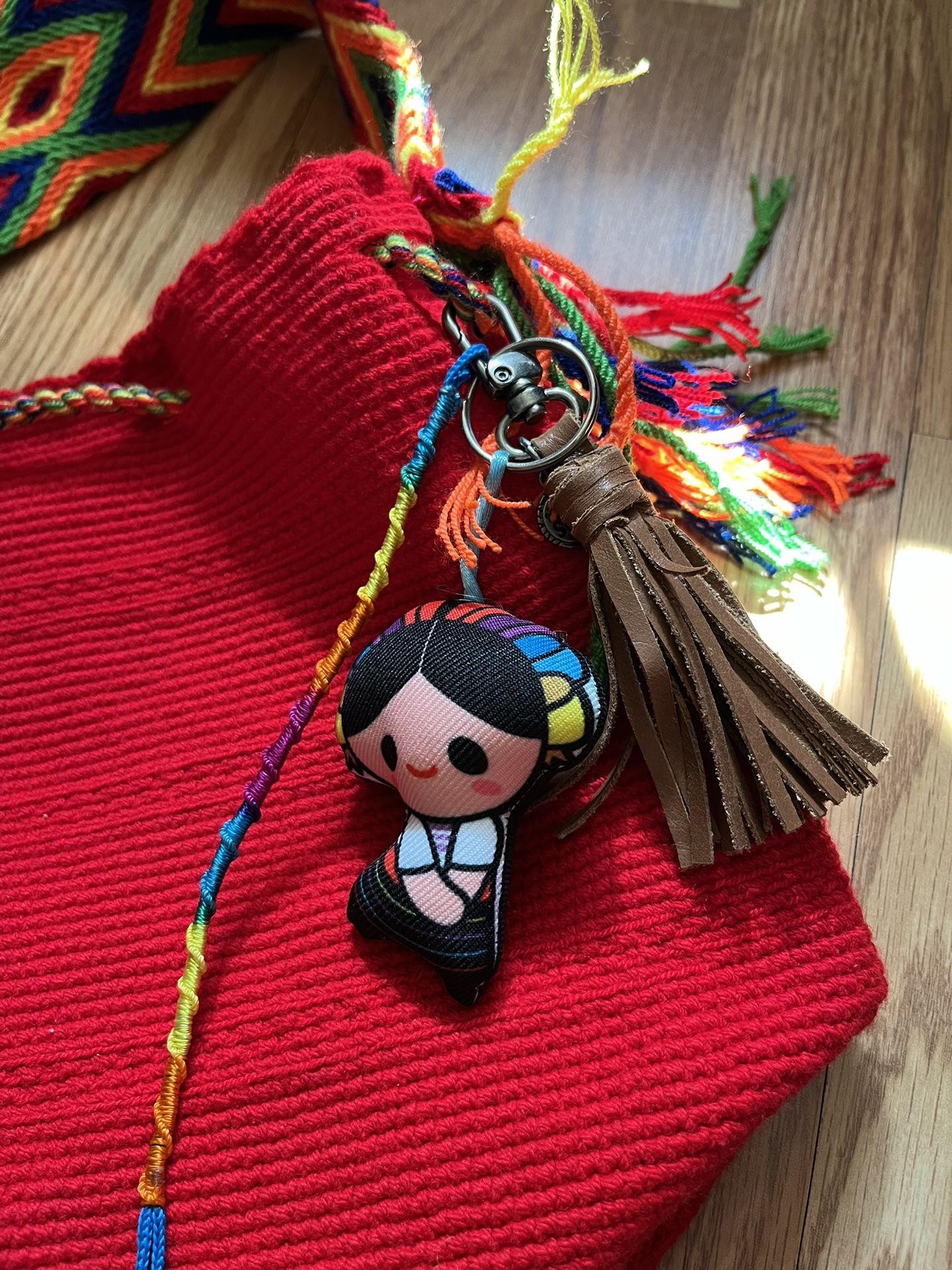 Beautiful Handmade Wayuu Cross body Bag  WithHandmade Bracelet And Frida Kahlo Keychain Tassel (removable)- Bolsa Mensajera Echa a Mano
