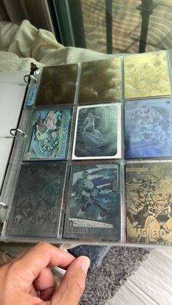 Marvel Hologram & Embossed Trading Cards Binder