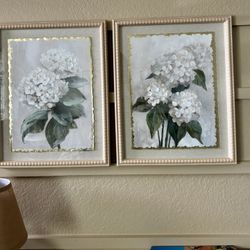 2 White Floral Wall Art