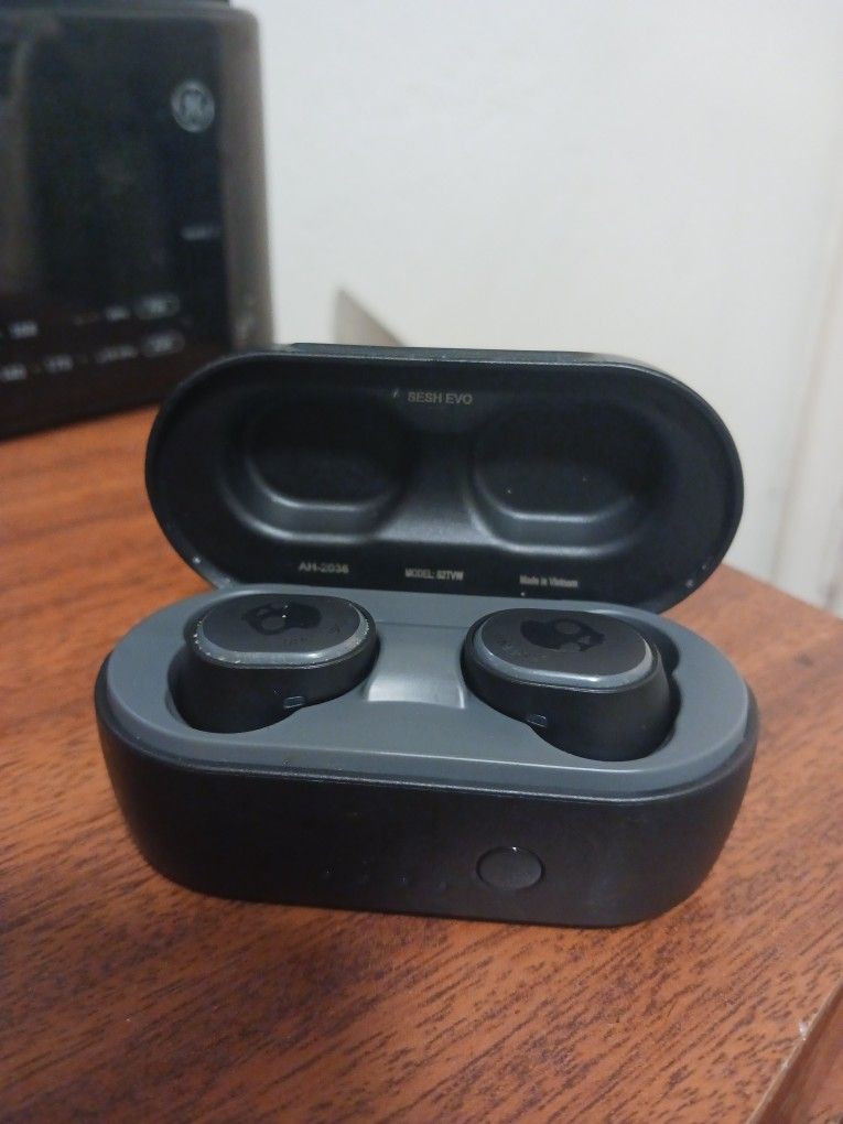 Skullcandy Bluetooth Earbuds
