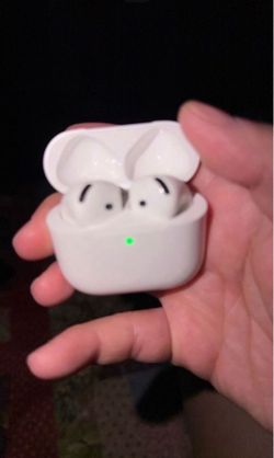 Apple AirPods 4 Active Noise Cancellation