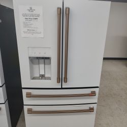 $3899(MSRP$4999, Save $1100) GE CAFÉ French 4 Door Refrigerator With Flatbread Compartment and Turbo Freeze