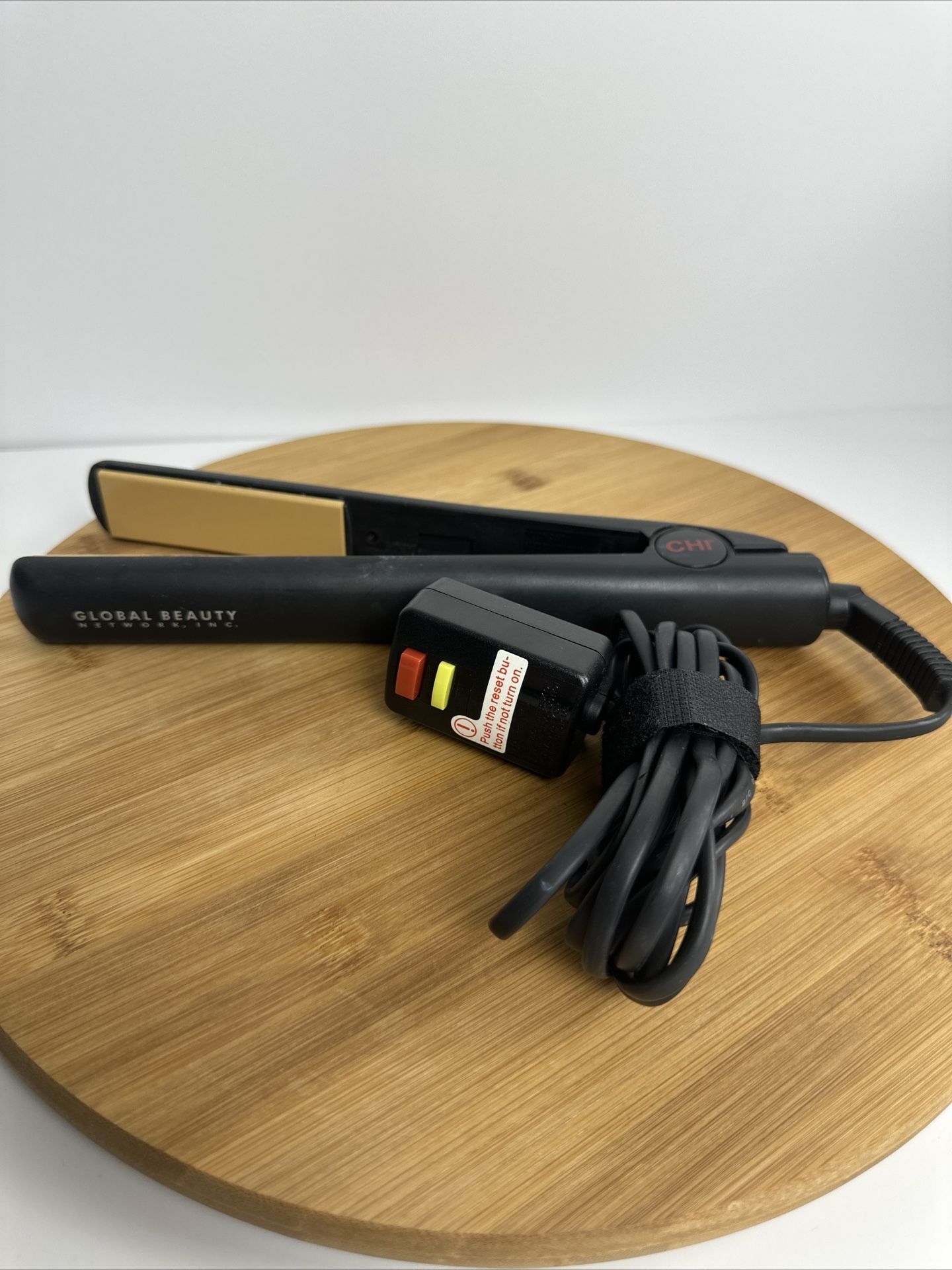 CHI GLOBAL BEAUTY NETWORK INC. 1" Ceramic Flat Iron Hair Straightener Tested