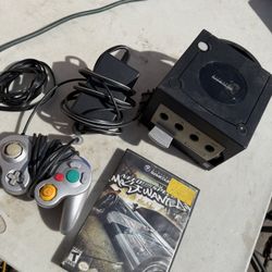 Nintendo GameCube With Game And Controller 