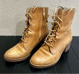 UGG Oriana Honey Tan / Chestnut Leather 2.75” Heel Ankle Boots Lace Up Zip