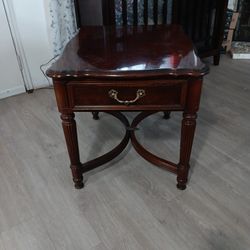 IHammary END TABLE