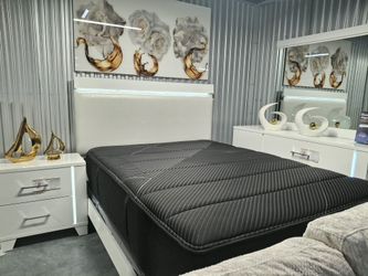 Bedroom Set Avaliable Brand New On Sale $1299
