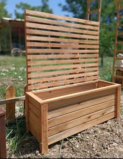 Custom Wooden Planter with Trellis Background - Outdoor Garden Box