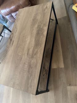 Coffee table and 2 end tables used