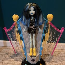 Monster High Frankie Shock Chamber 