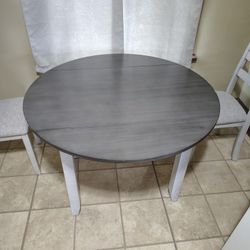 table and 4 chairs 
