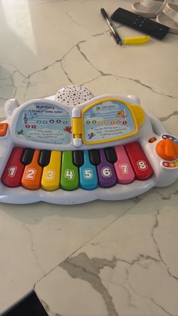 Piano toy