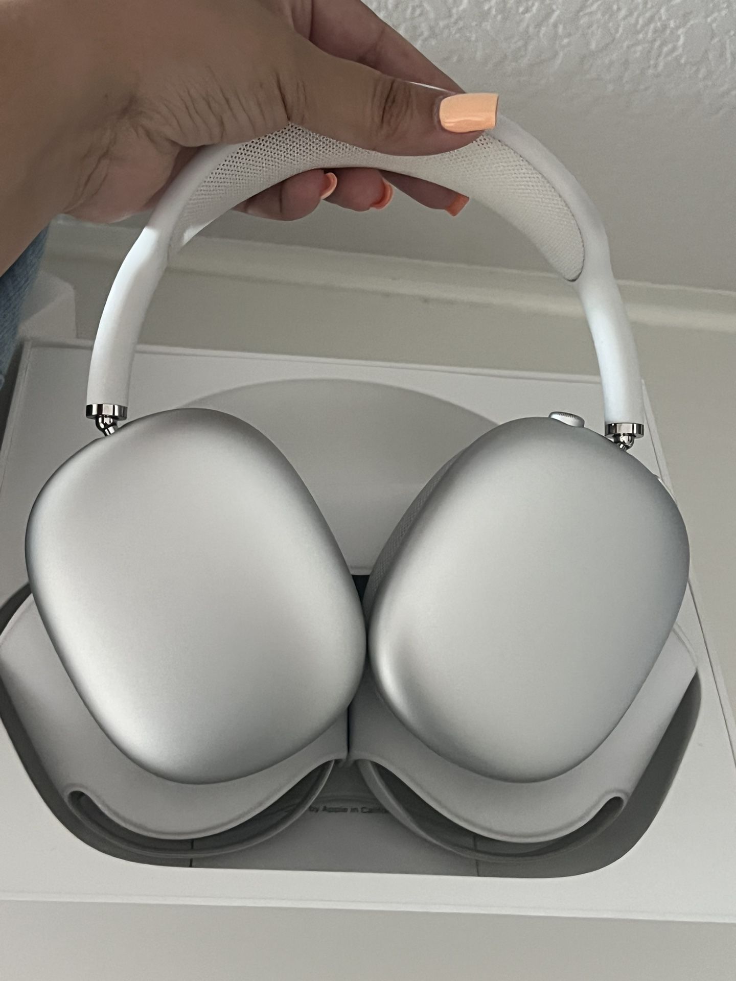 Apple AirPods Max Lightning