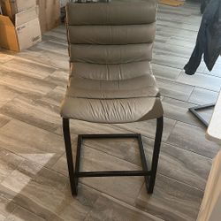 4 Bar Stools Chair For FREE