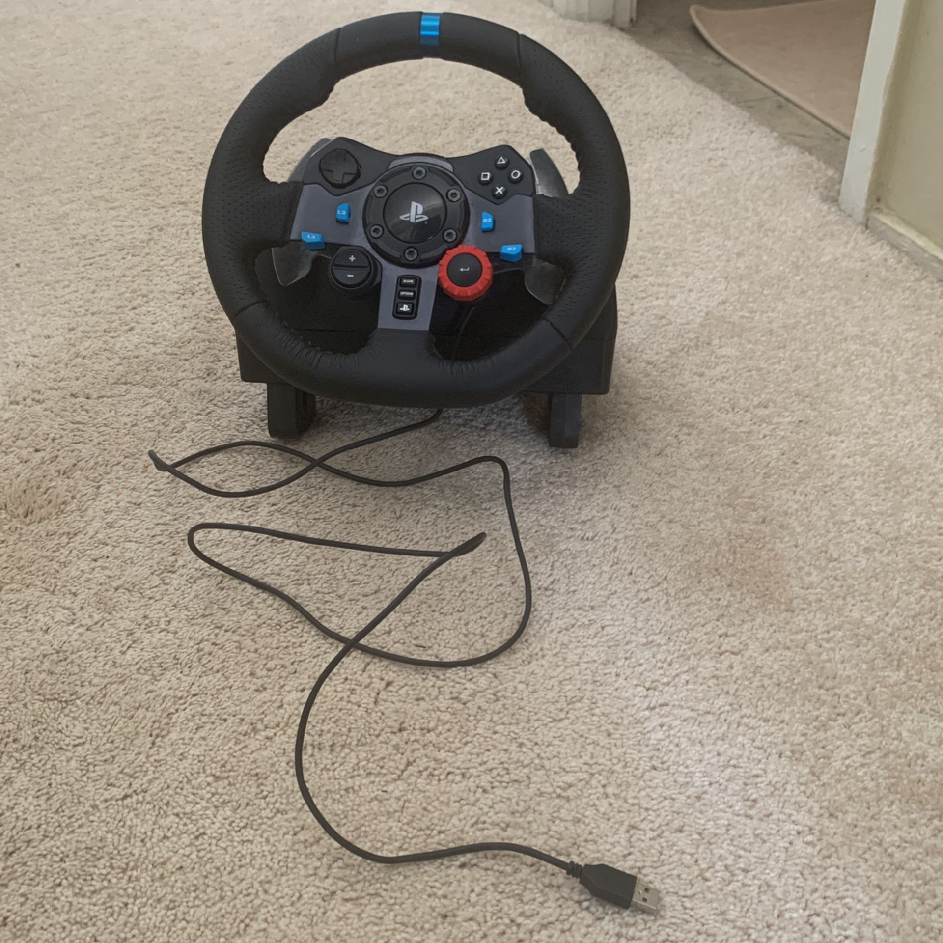 LOGITECH PS4 STEERING WHEEL AND PEDALS
