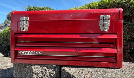 1985 vintage Waterloo Red Metal Tool Box