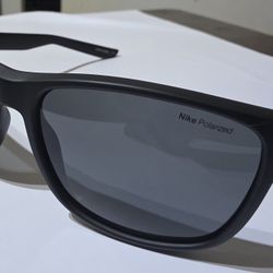 NIKE Essentials  &  NIKE Bout