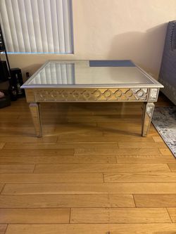 Coffee table silver mirrored