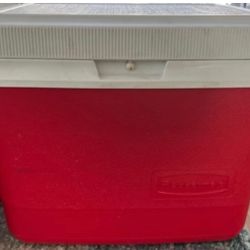 RUBBERMAID LIDDED PORTABLE COOLER FOOD AMD BEVERAGE