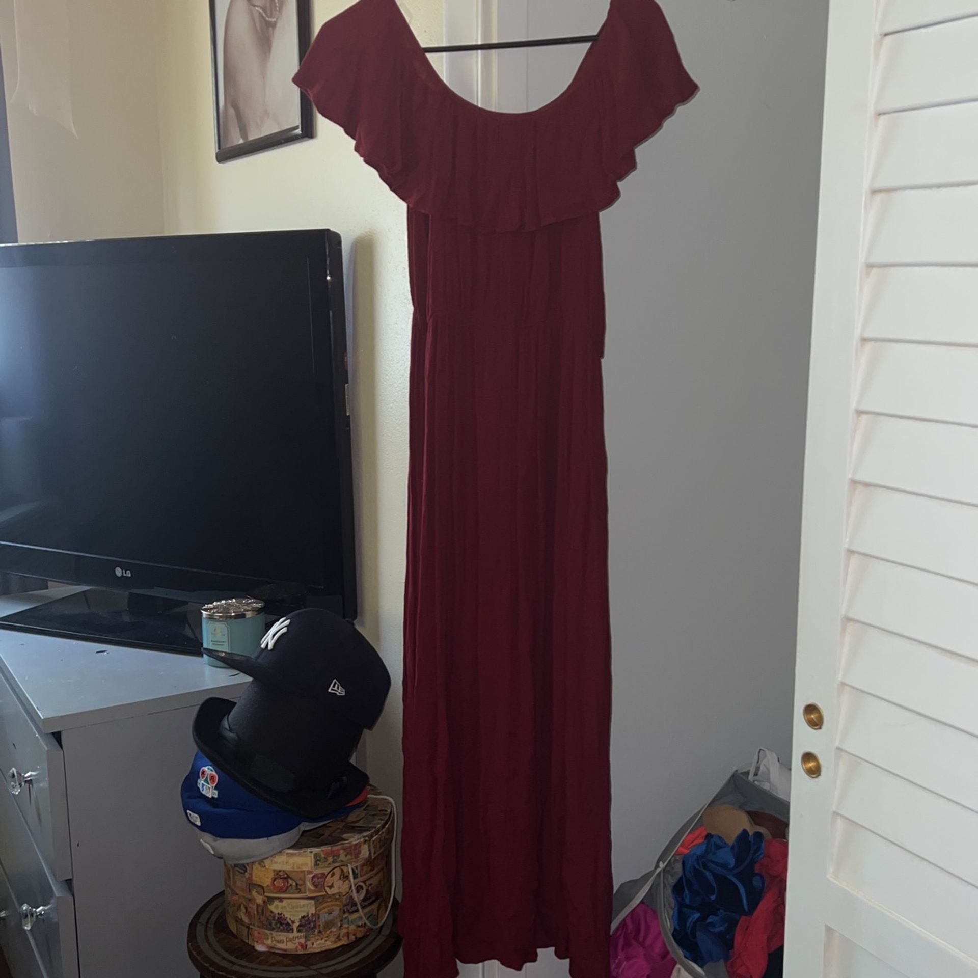 Off The Shoulder Red Sundress Size Medium