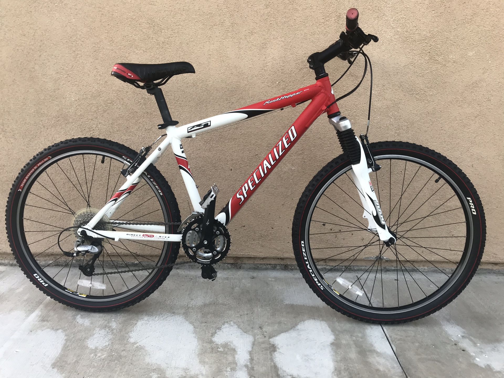 Specialized Rockhopper PRO ( Size Medium)