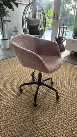 Desk Chair (pink)