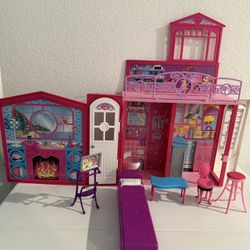 BARBIE GLAM VACATION FOLDABLE HOUSE