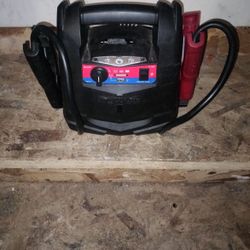 Battery jumper box