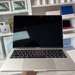 2016 13” MacBook Pro 2.0/8/256 (Payment Plan Available)