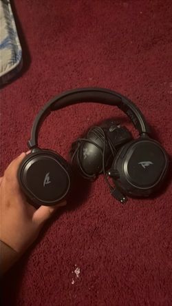 Black Gaming Headset with Mic and mouse